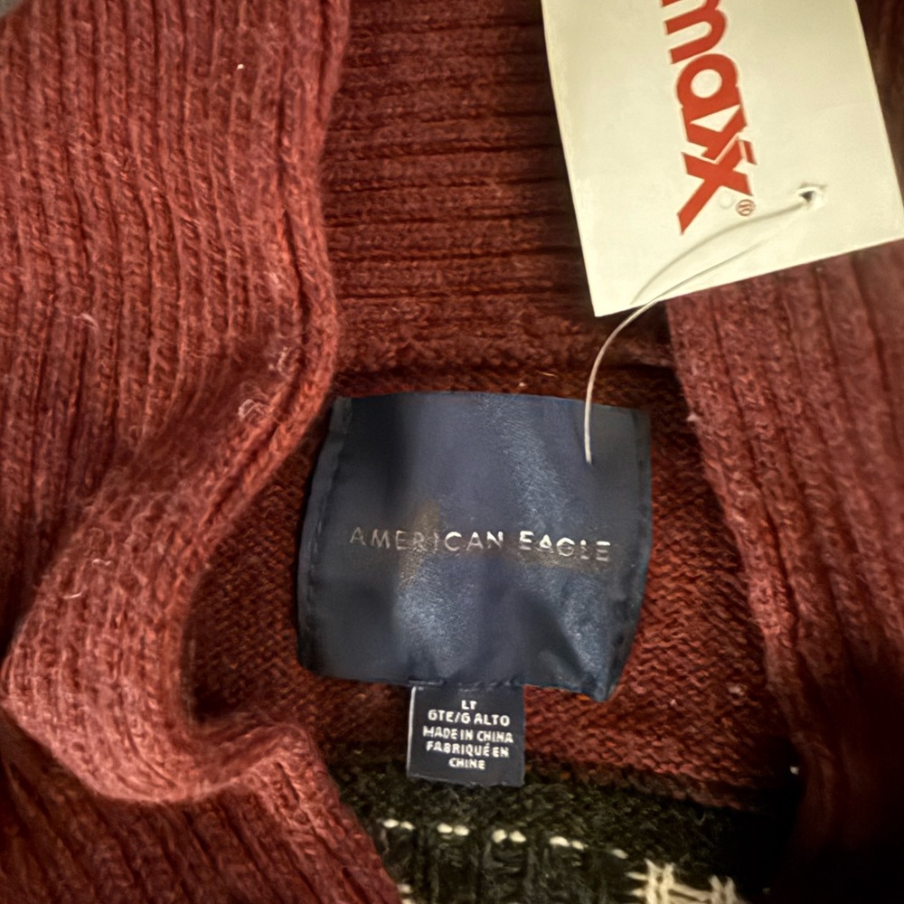 American Eagle Outfitters Men's Burgundy Patterned Turtleneck Sweater NWT - Picture 3 of 3
